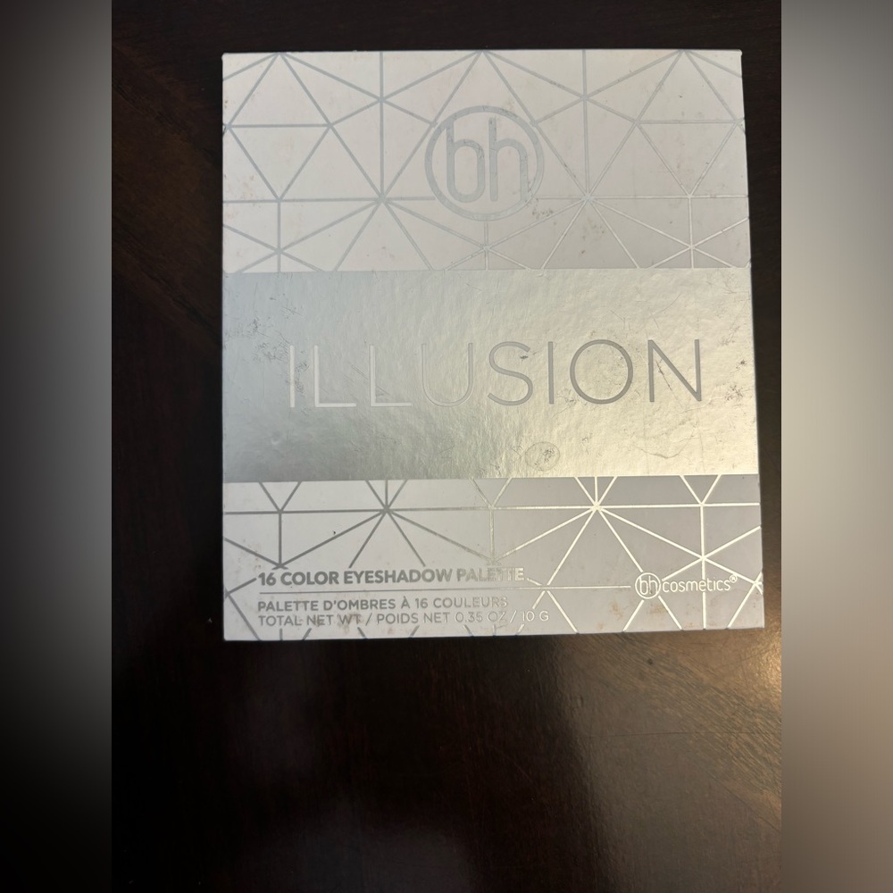 By cosmetics illusion eyeshadow palette